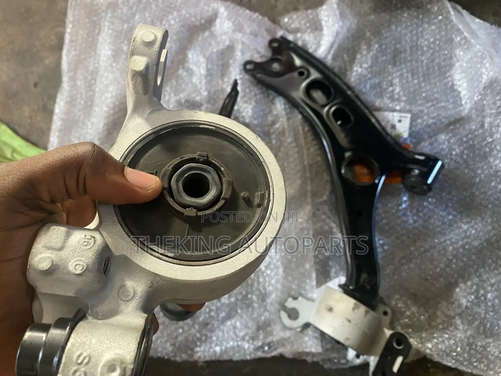 Cr-v 2017 to 2022 Lower Arm/Control Arm.