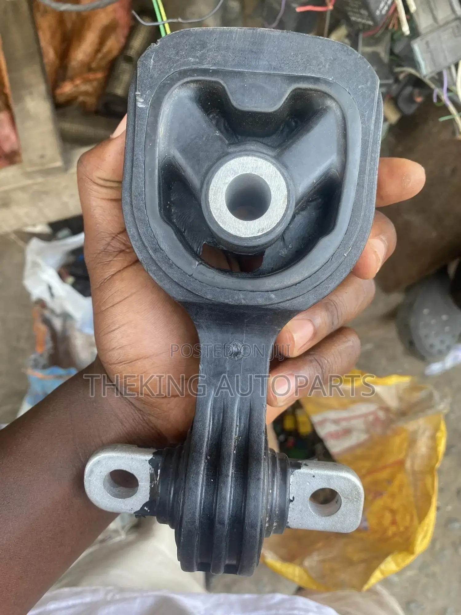 Honda CRV 2017 Engine Seat Down.