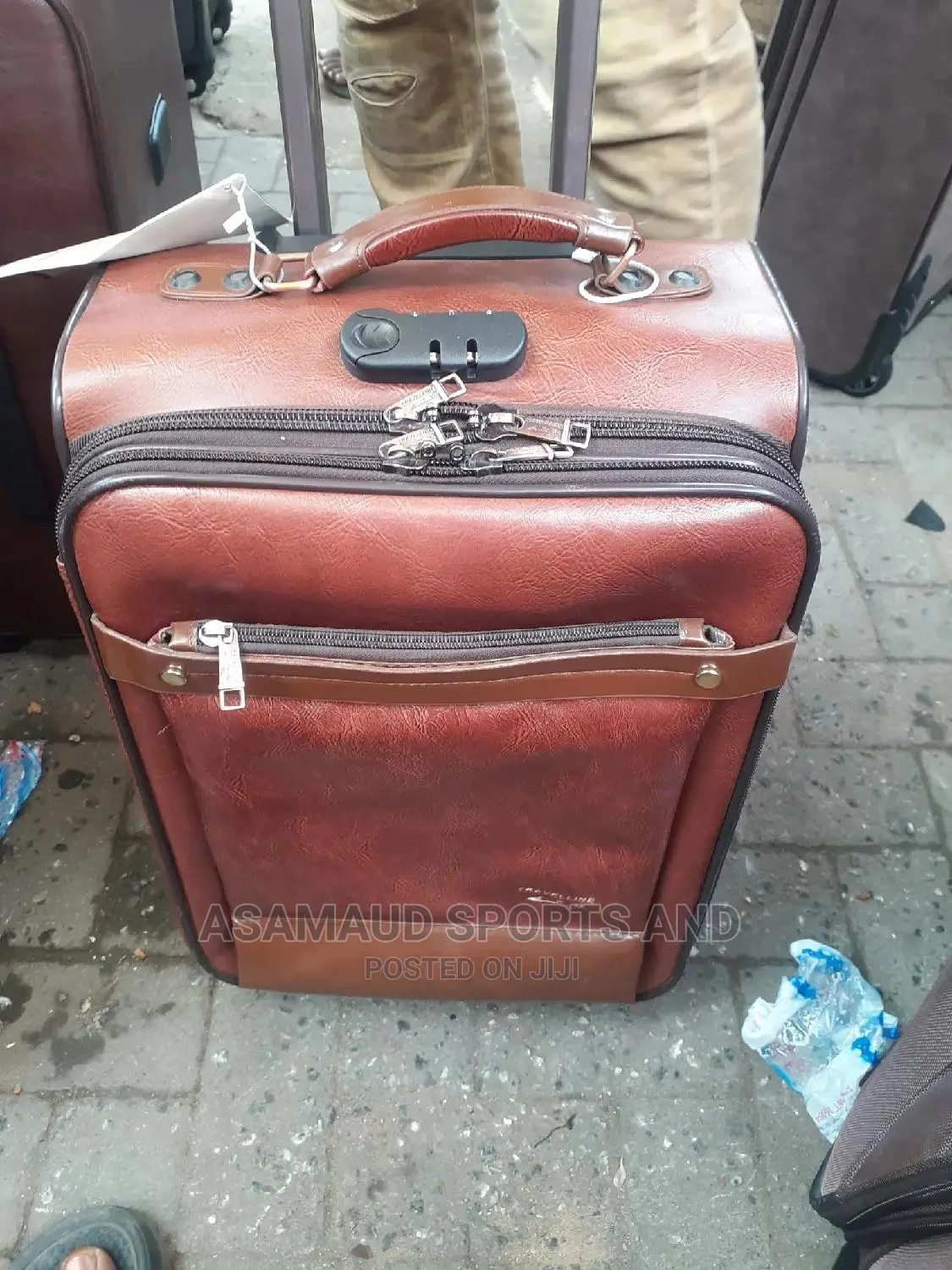 Original Travelling Bag At Cool Price