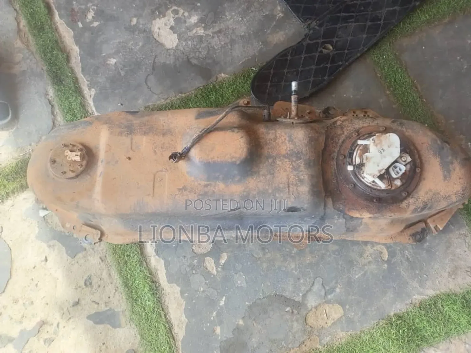 Toyota Vitz 4×4 Fuel Tank