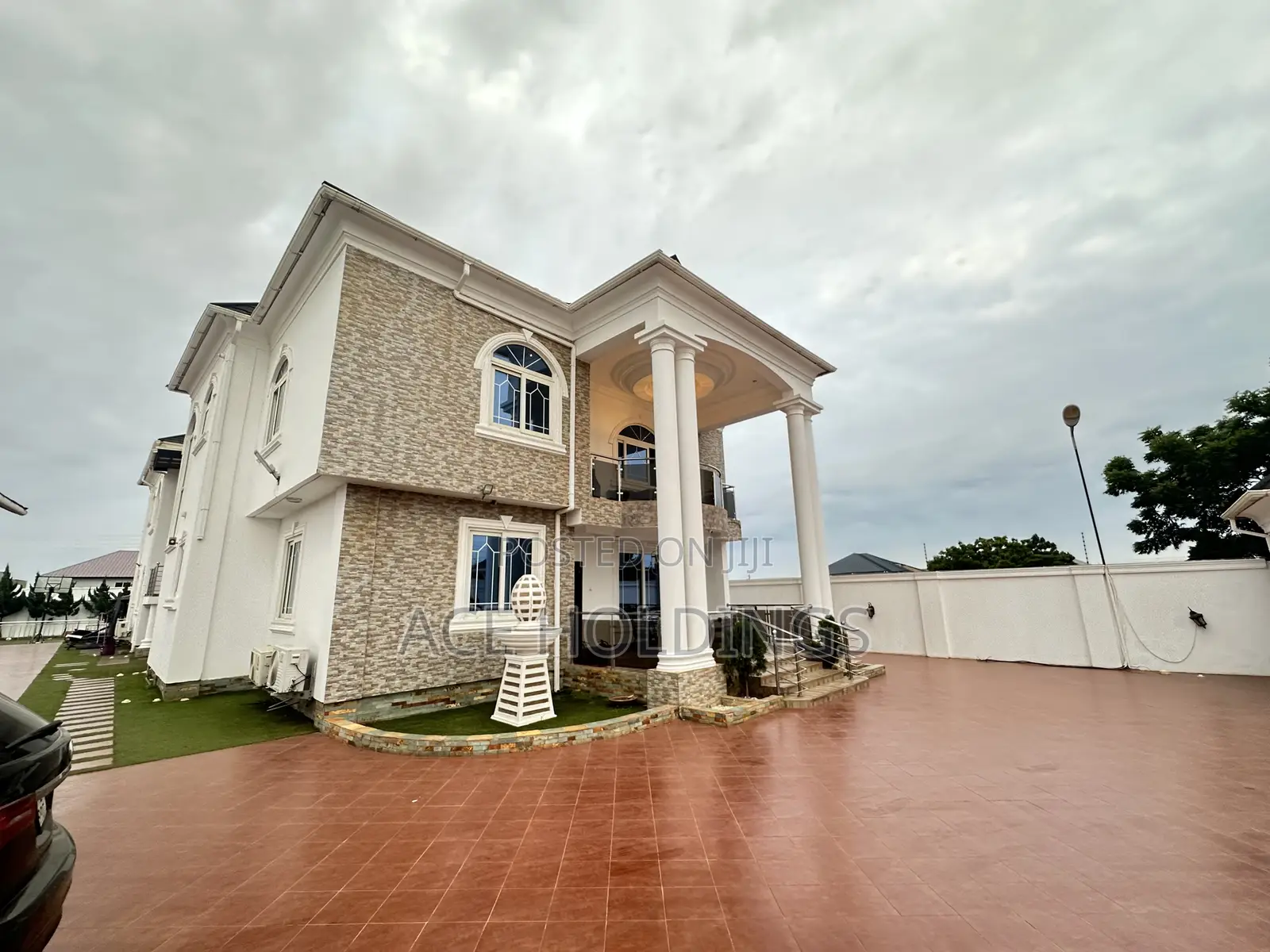 Furnished 6bdrm Mansion in Sakumono for sale