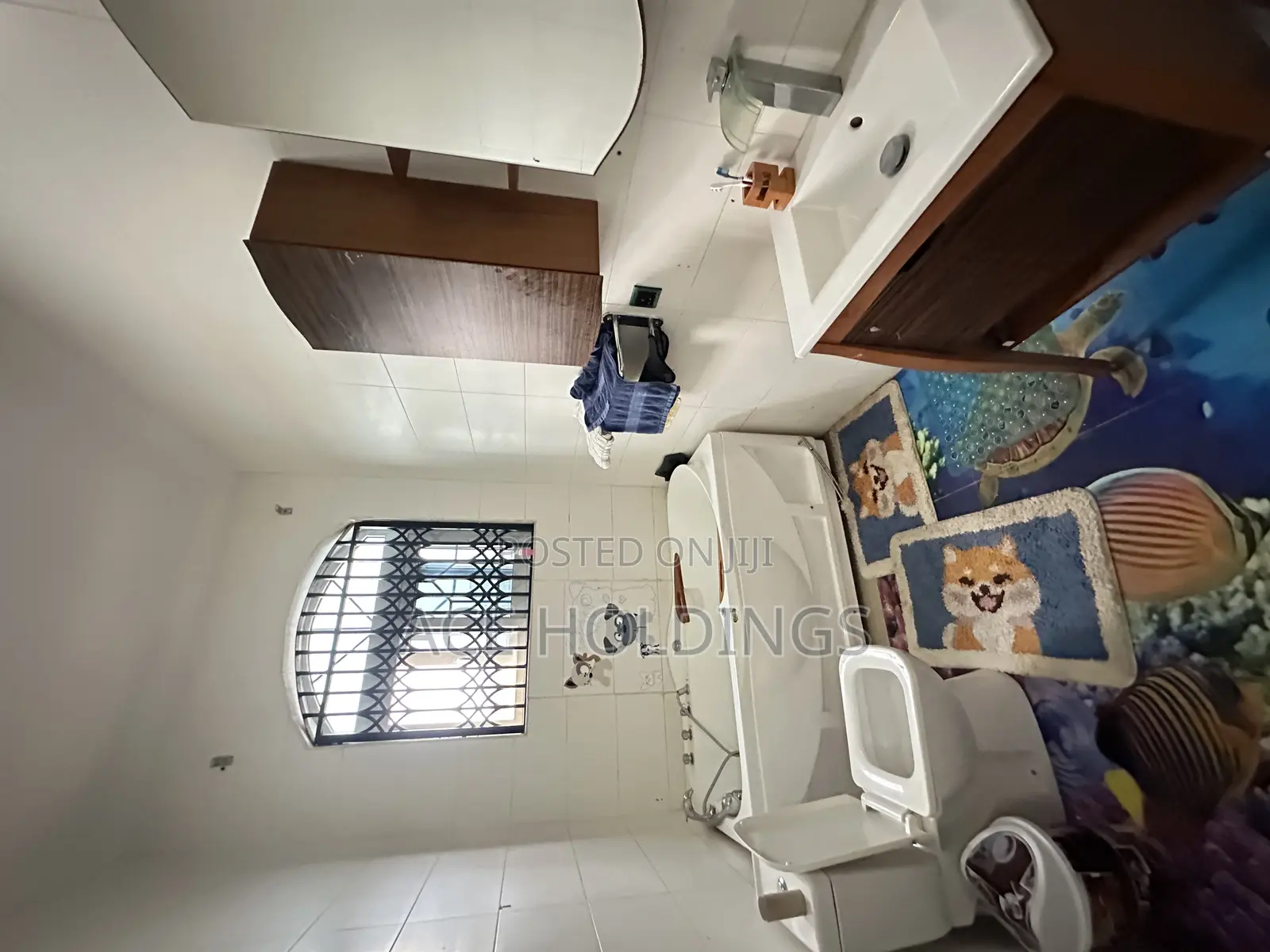 Furnished 6bdrm Mansion in Sakumono for sale