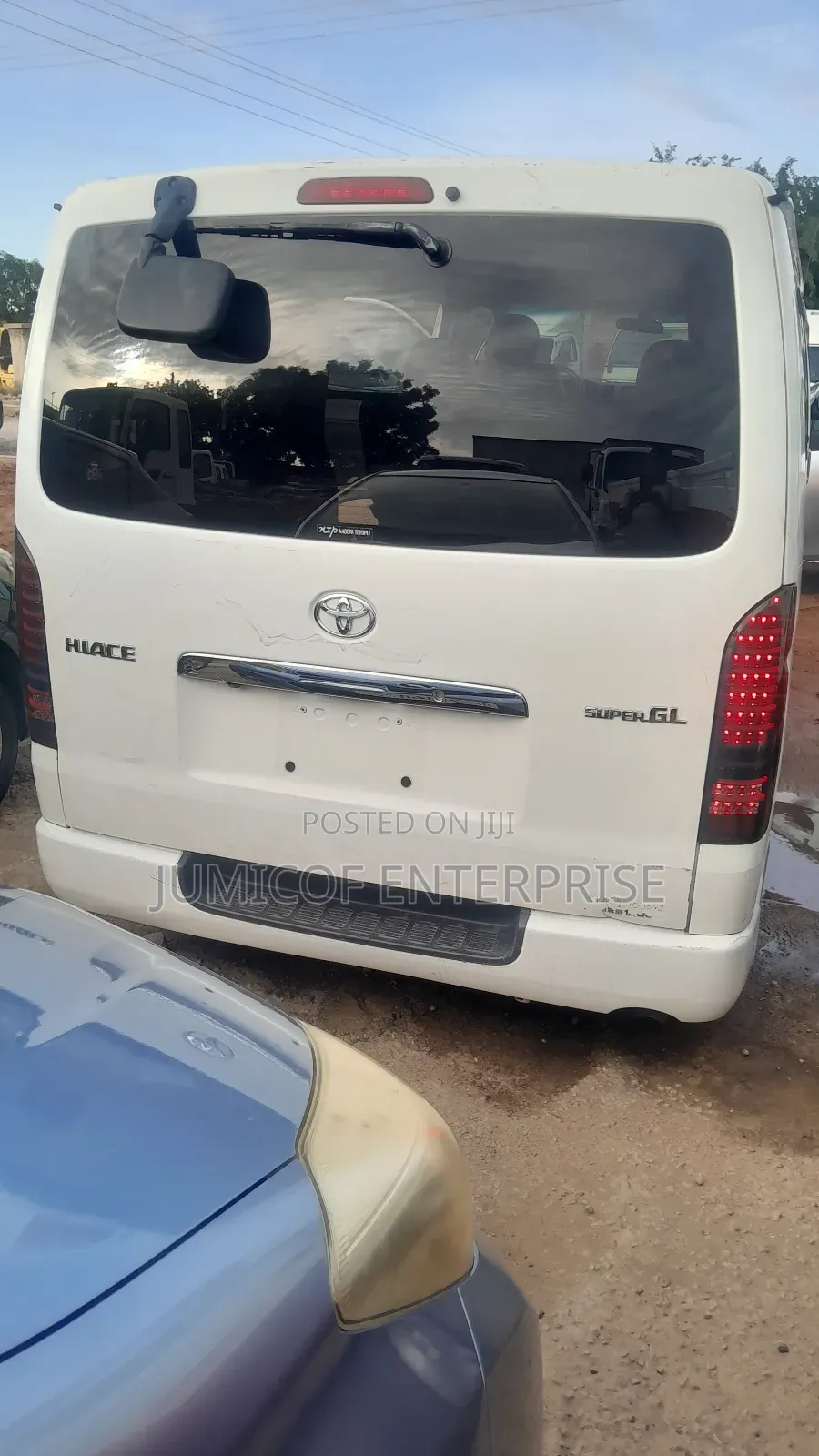 Toyota HiAce 2010 White