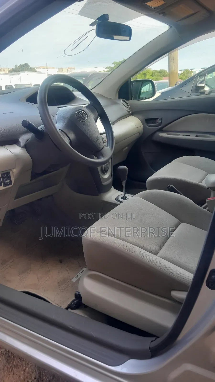 Toyota Belta 2010 Silver