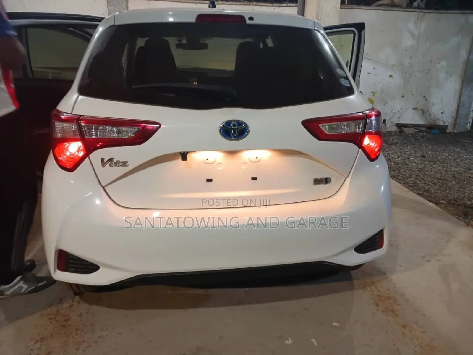 Toyota Vitz 1.5 FWD Hybrid 5dr 2018 White