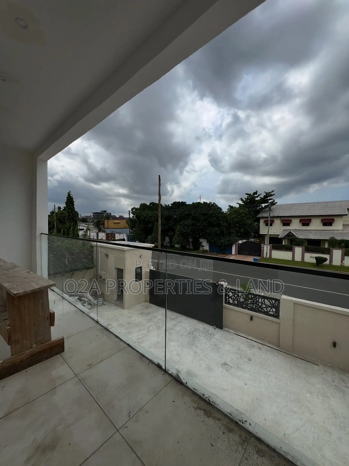 5bdrm House in Dzorwulu for rent