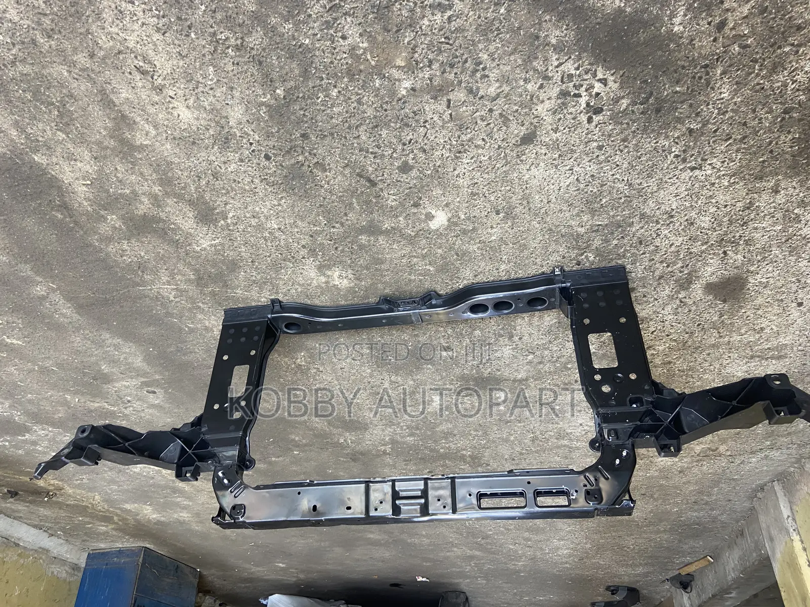 Hyundai Tucson Radiator Support