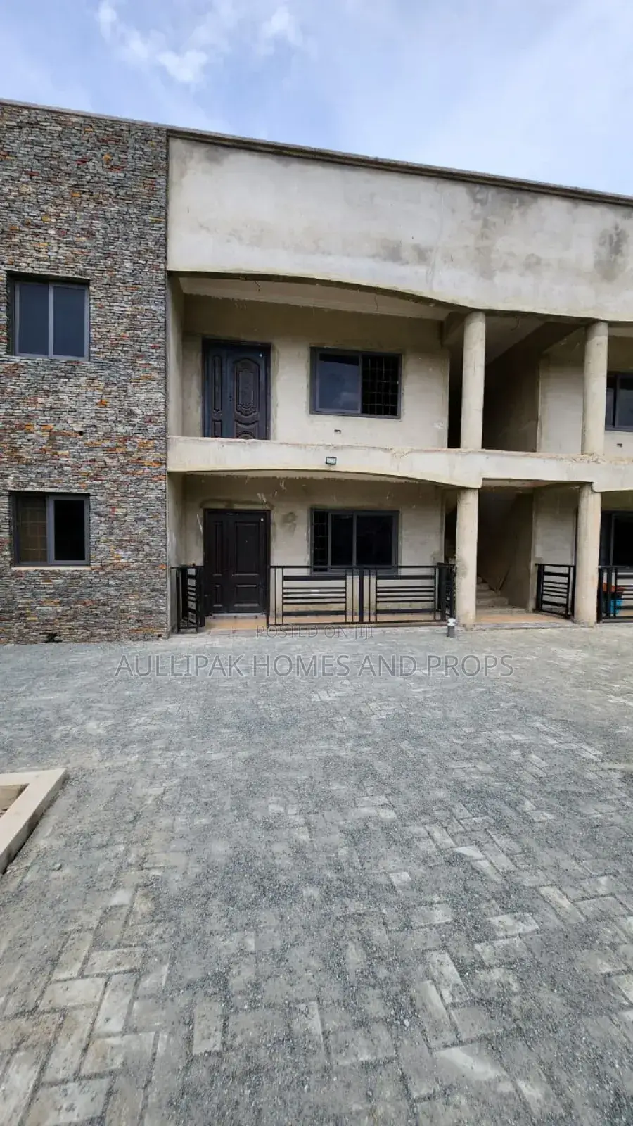 2bdrm Apartment in Ashaley Botwe for rent