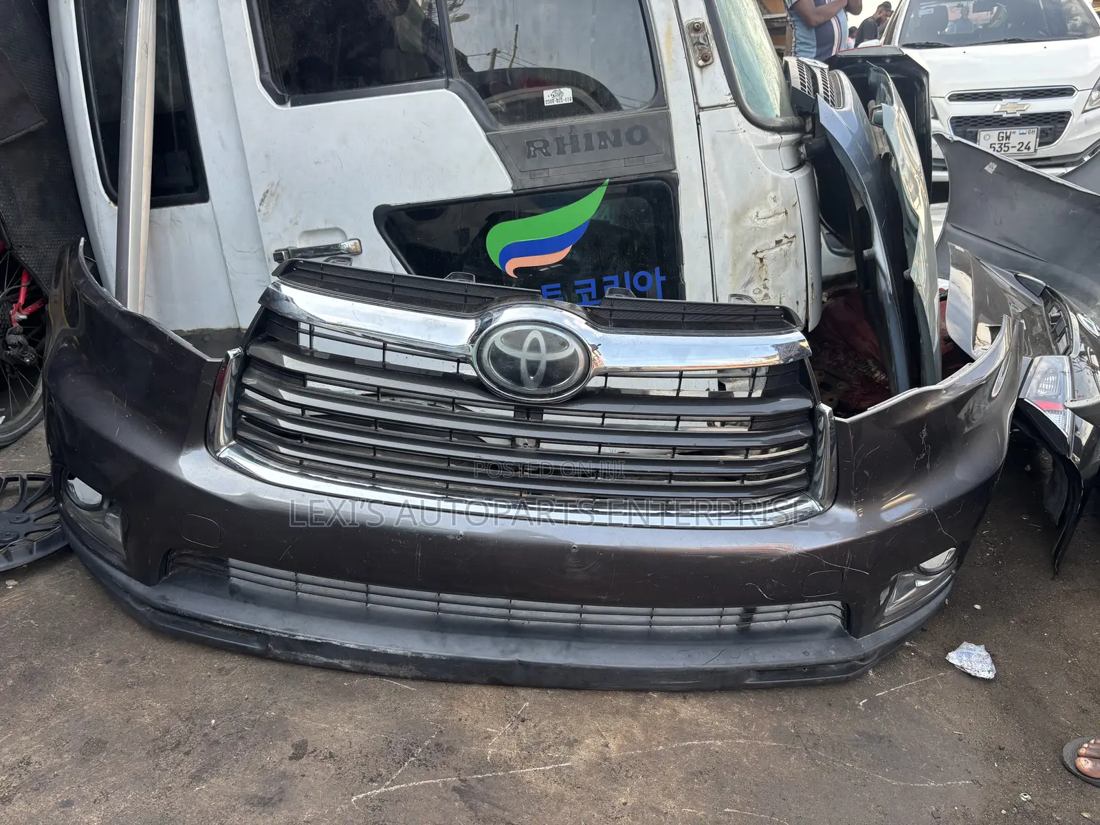 Toyota Highlander 2017-2019 Front Bumper Complete