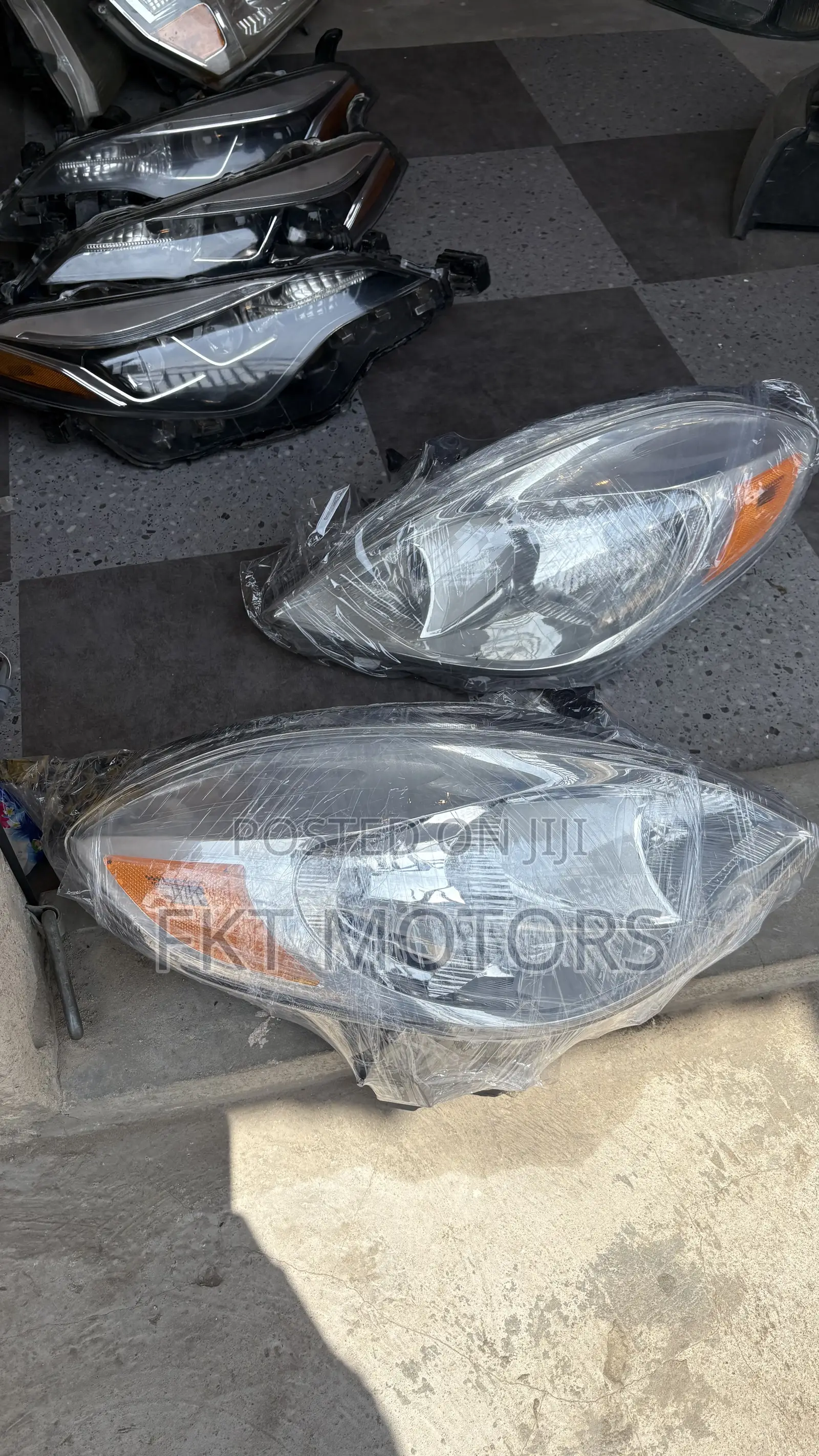 Nissan Versa Headlight 2012,2013,2014,2015,2016