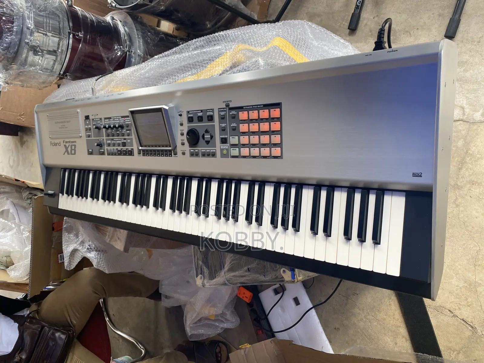 Roland Fantom X8