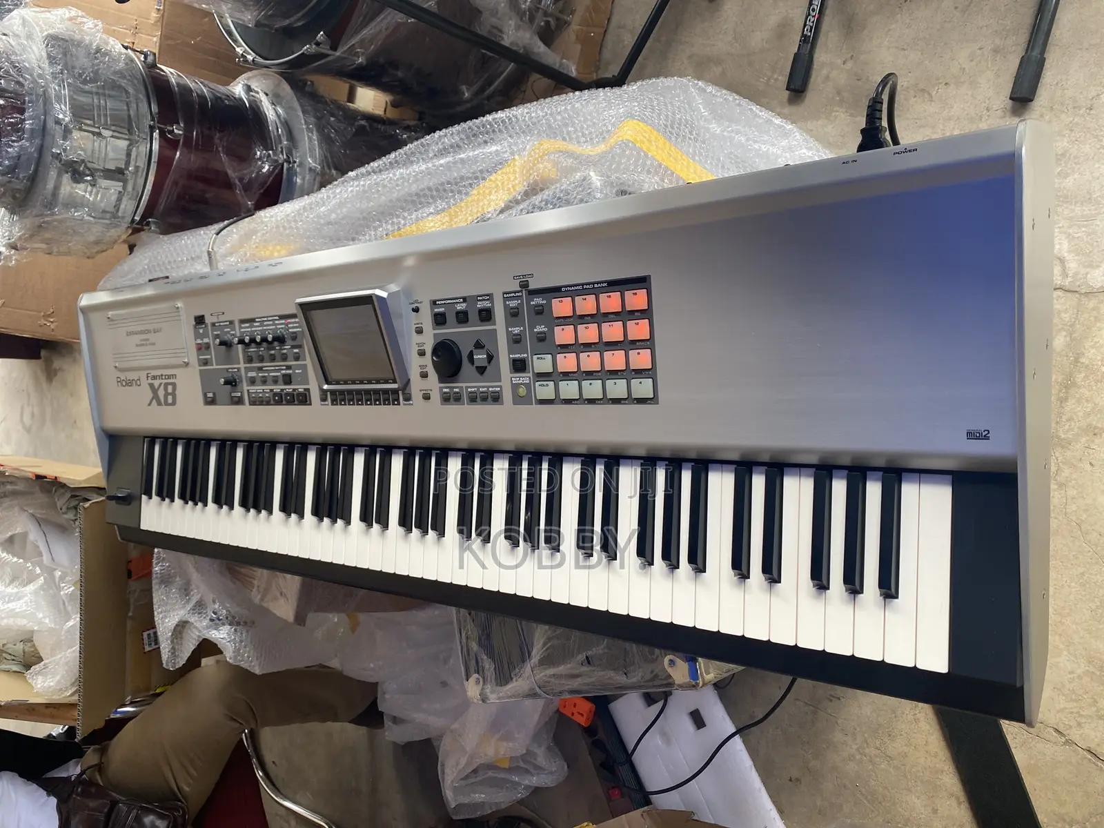 Roland Fantom X8