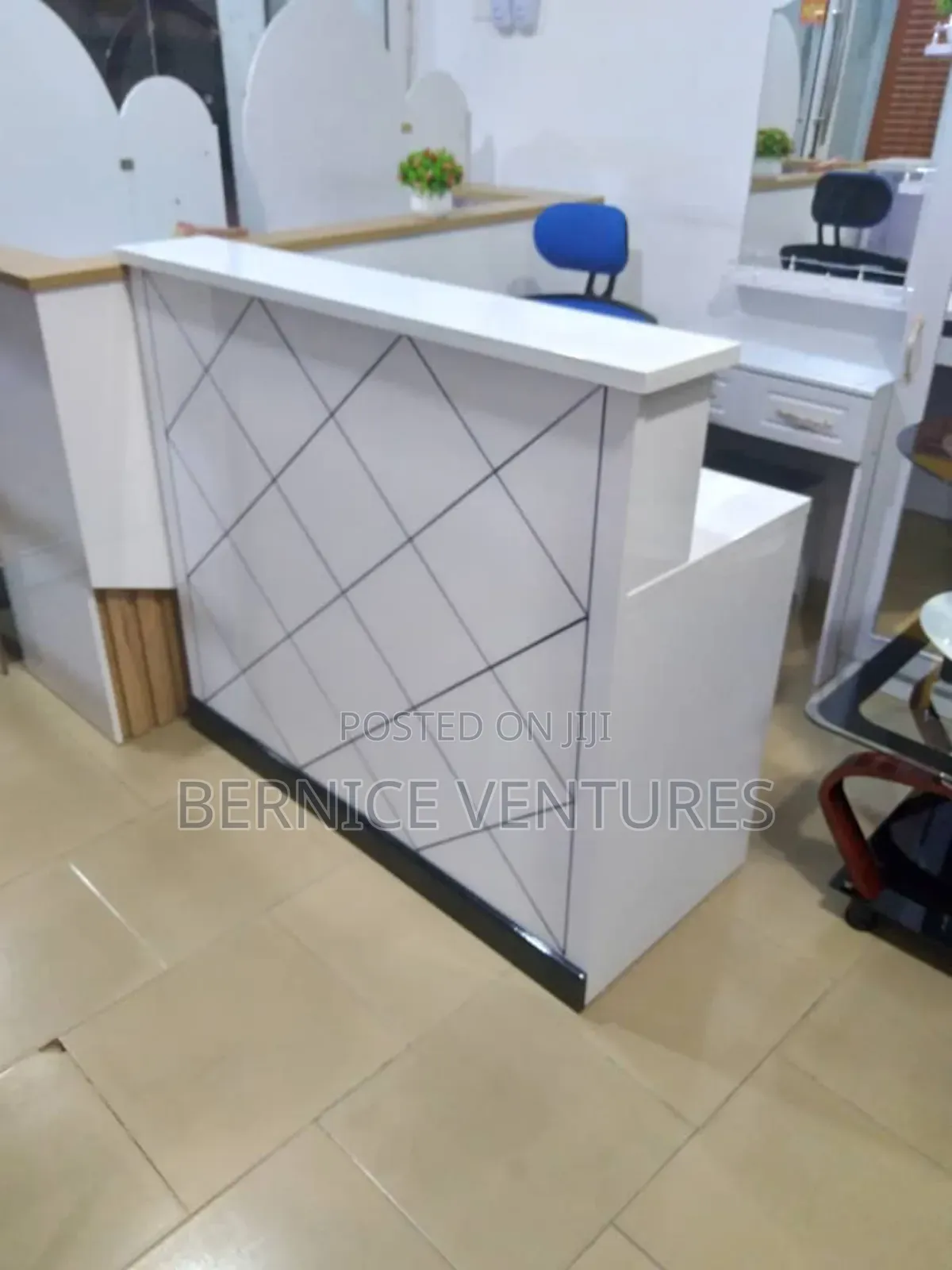 Design Host Desk