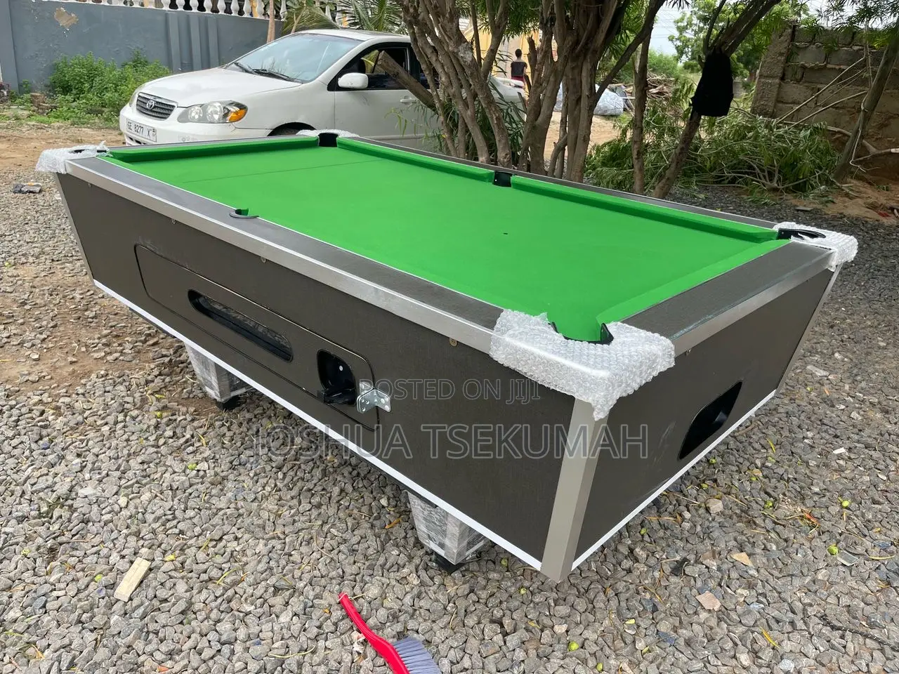 New Marble and Coin Operated Pooltable. (Two Slabs)
