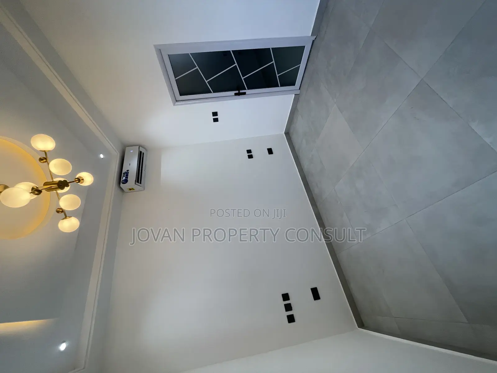 4bdrm Mansion in East Legon for sale