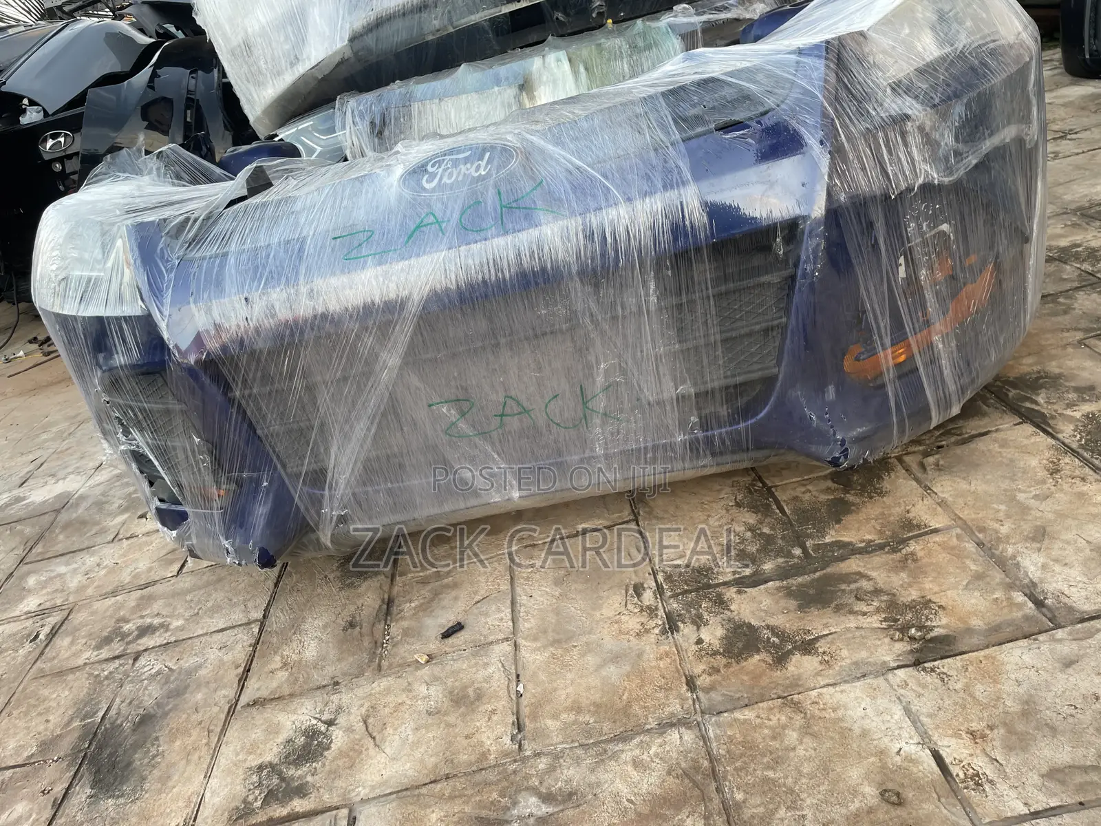 Ford Escape 2015 Front Cut Available as Seen