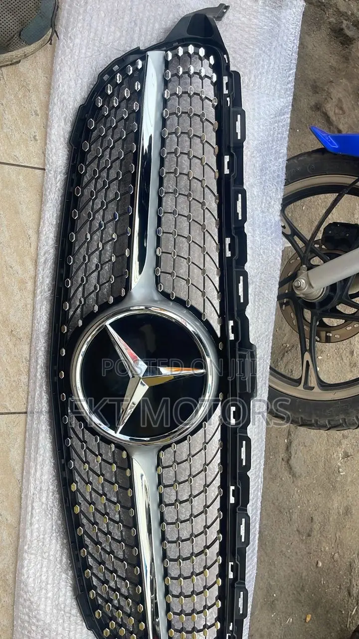 Mercedes Benz C300 W205 Front Grille2015,2016,2017,2018,2019