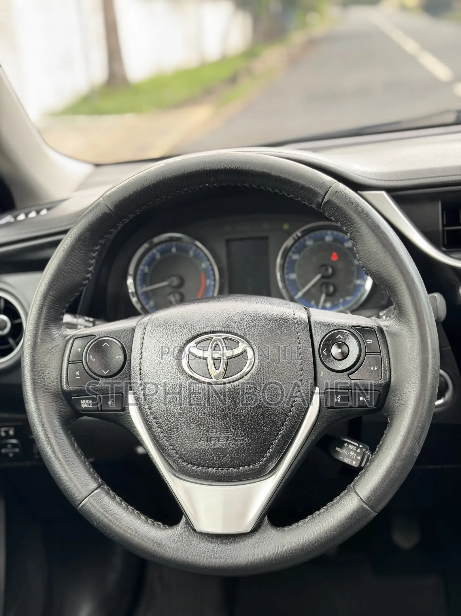 Toyota Corolla SE (1.8L 4cyl 2A) 2018 Gray
