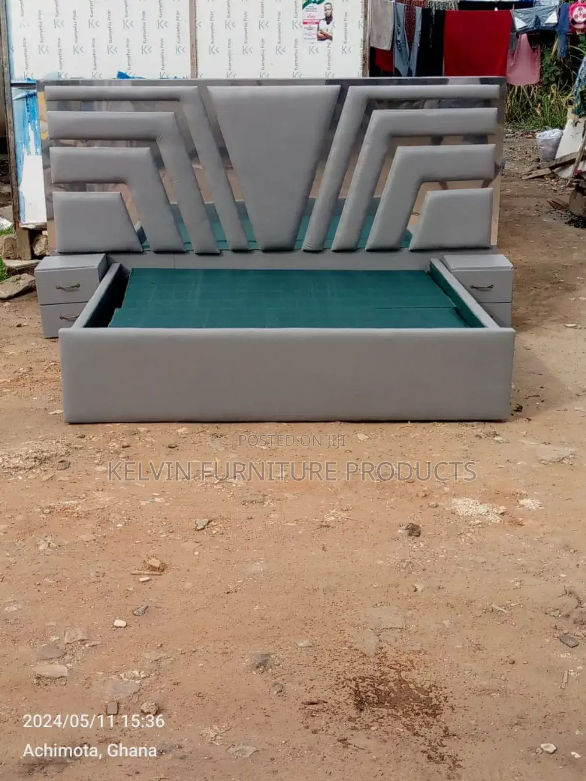 Queen Size Bed With Side Drawers