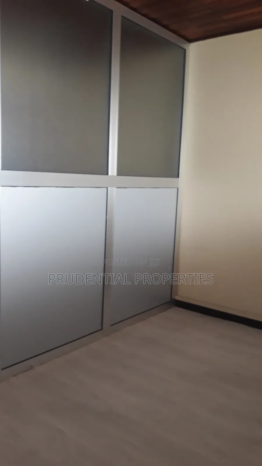 6 Room Office Space for Rent at Lapaz