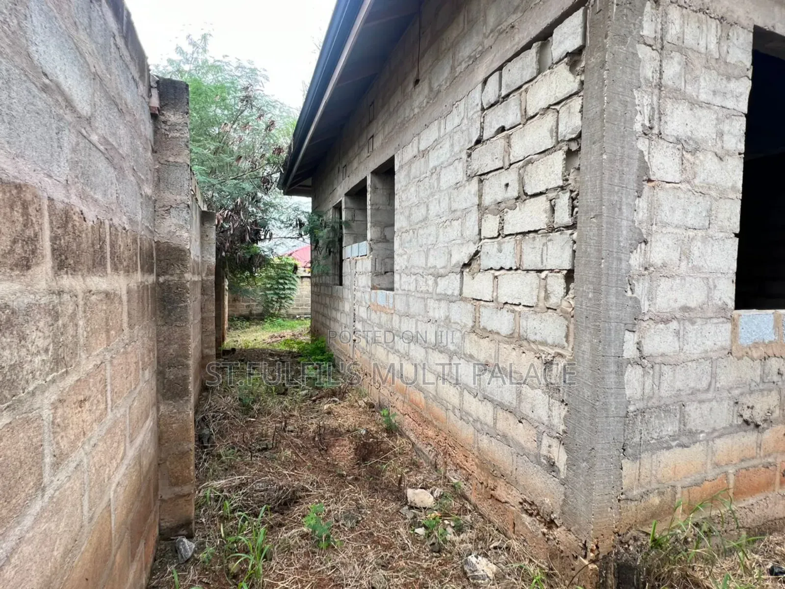 5bdrm House in Oyarifa, Adenta for sale