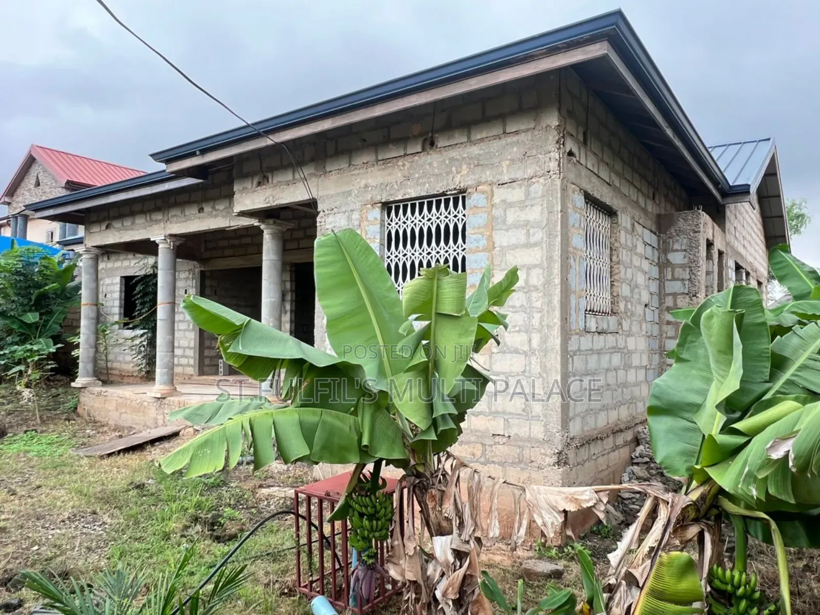 5bdrm House in Oyarifa, Adenta for sale