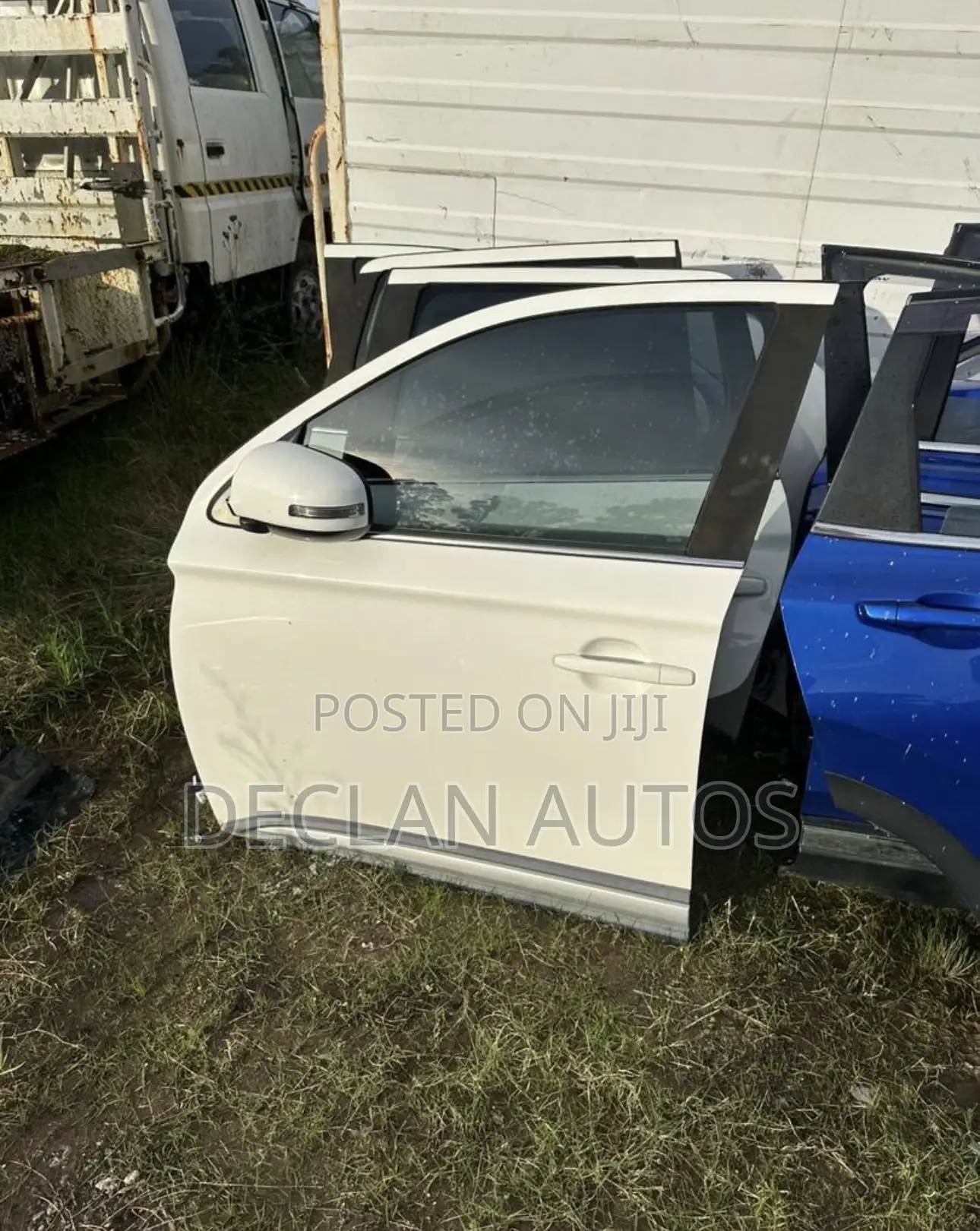 2019 Mitsubishi Outlander Door