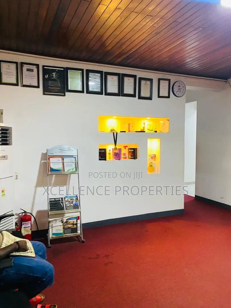 16 Bedrooms Office Space for Rent at Dzorwulu
