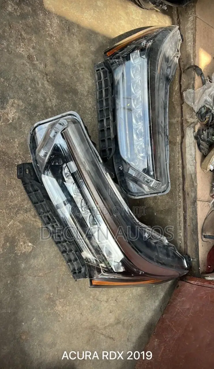Acura RDX 2023 Headlights
