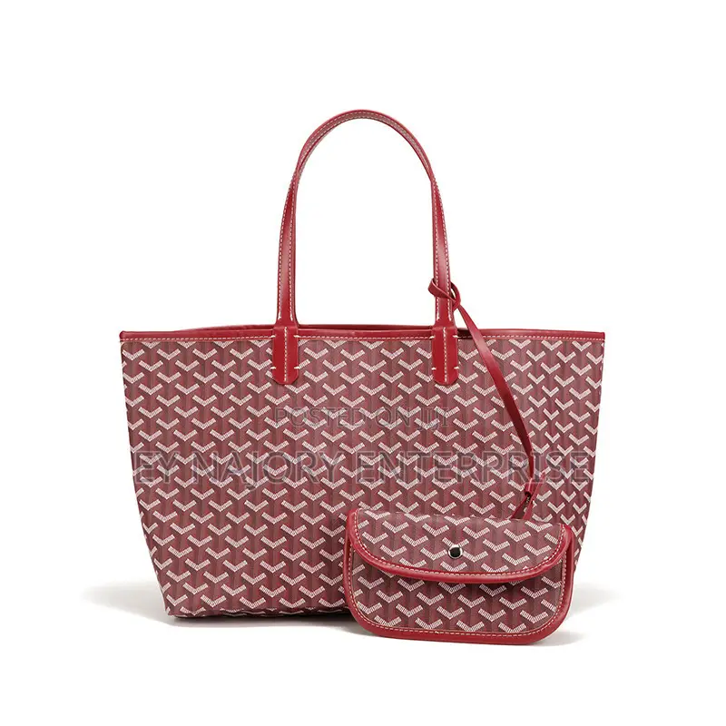 Spacious Tote Bag With Purse