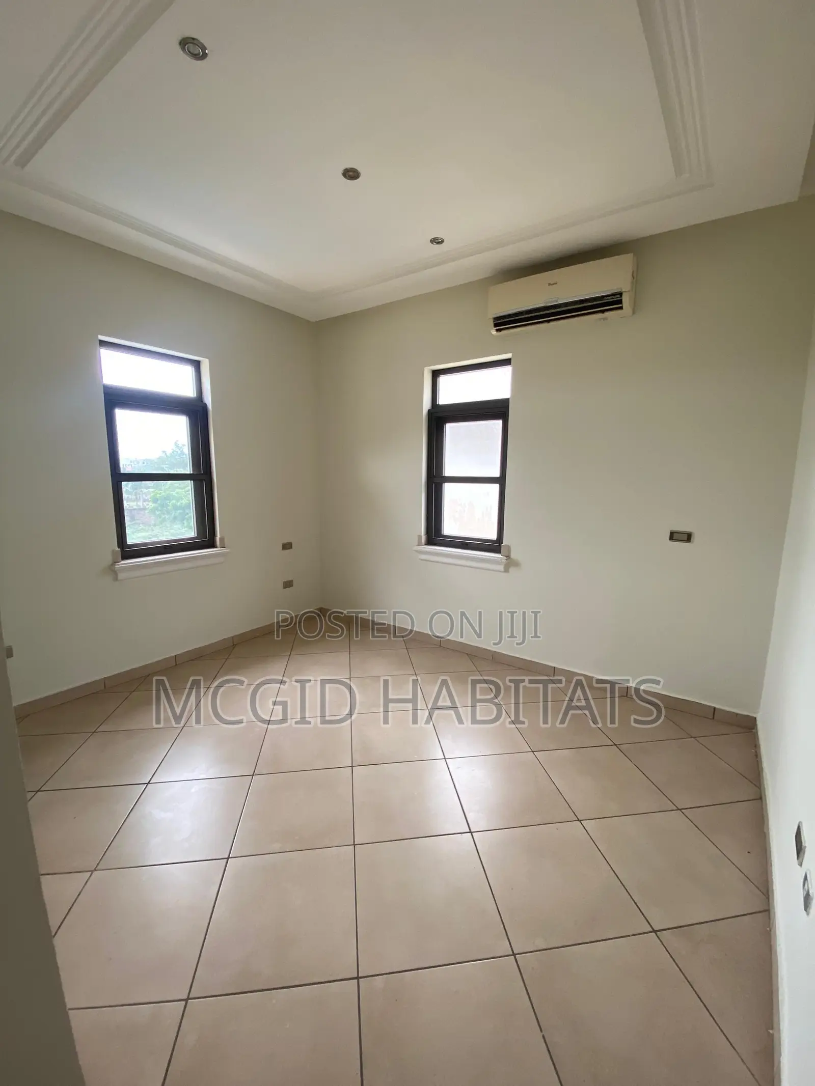 5bdrm House in East Legon for sale