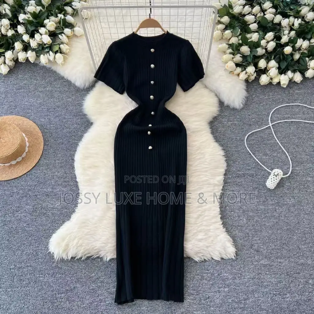 Elegant Ribbed Button-Down Maxi Dress
