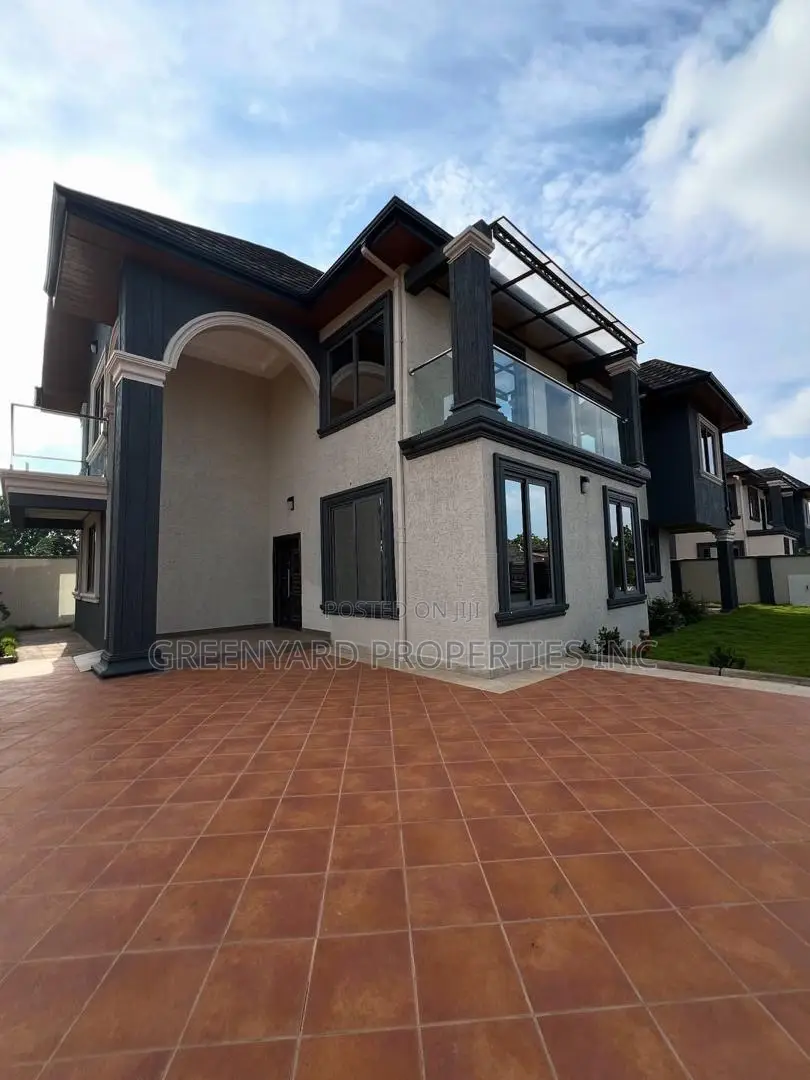 4bdrm House in Adenta for sale