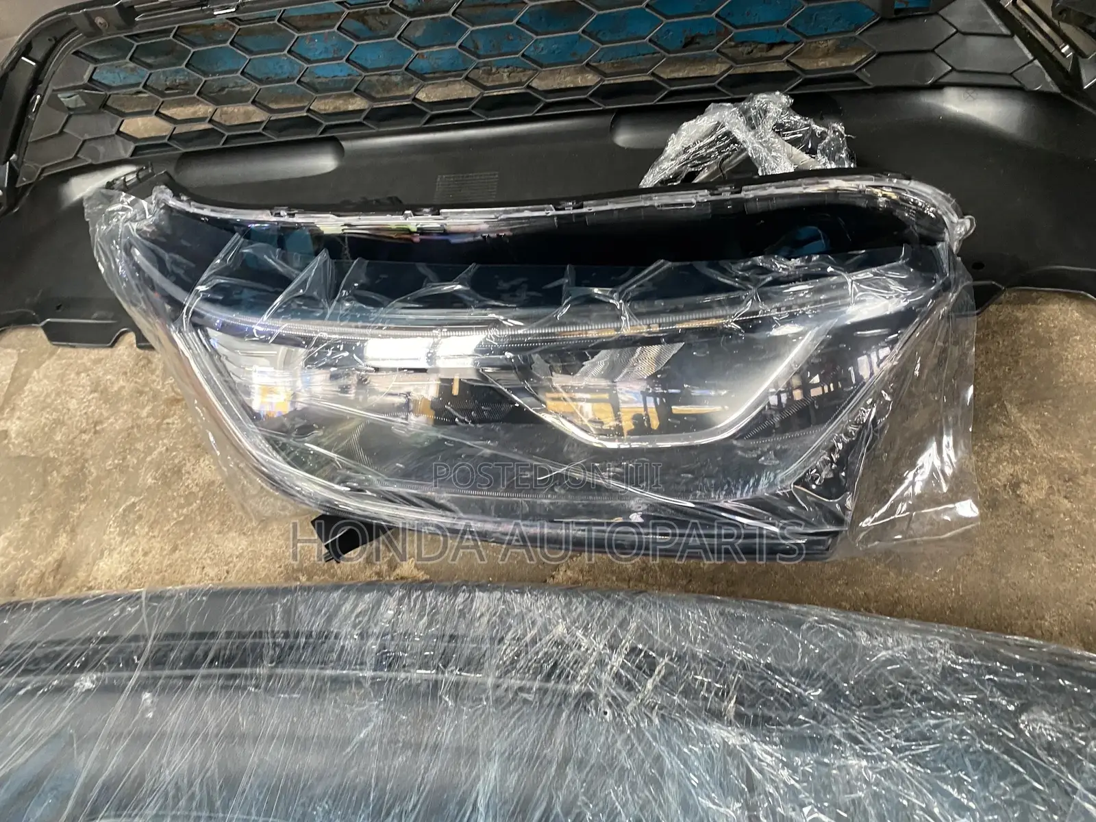 Honda CRV 2018 Headlight Left.