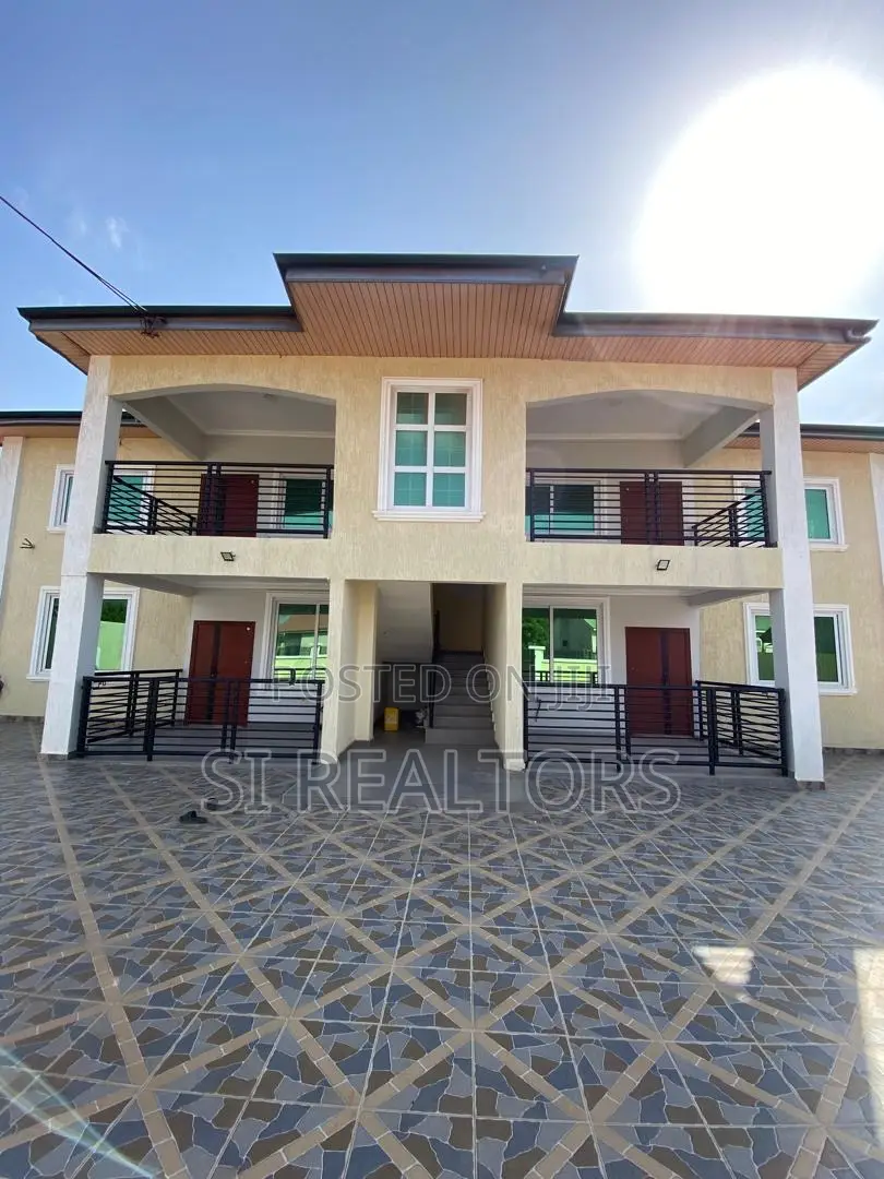 12bdrm Apartment in Community 18, Lashibi for sale
