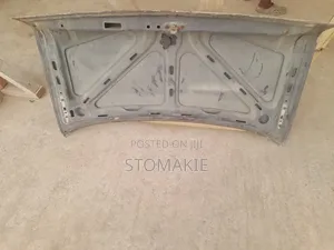 W126 / Barracuda Booth Lid
