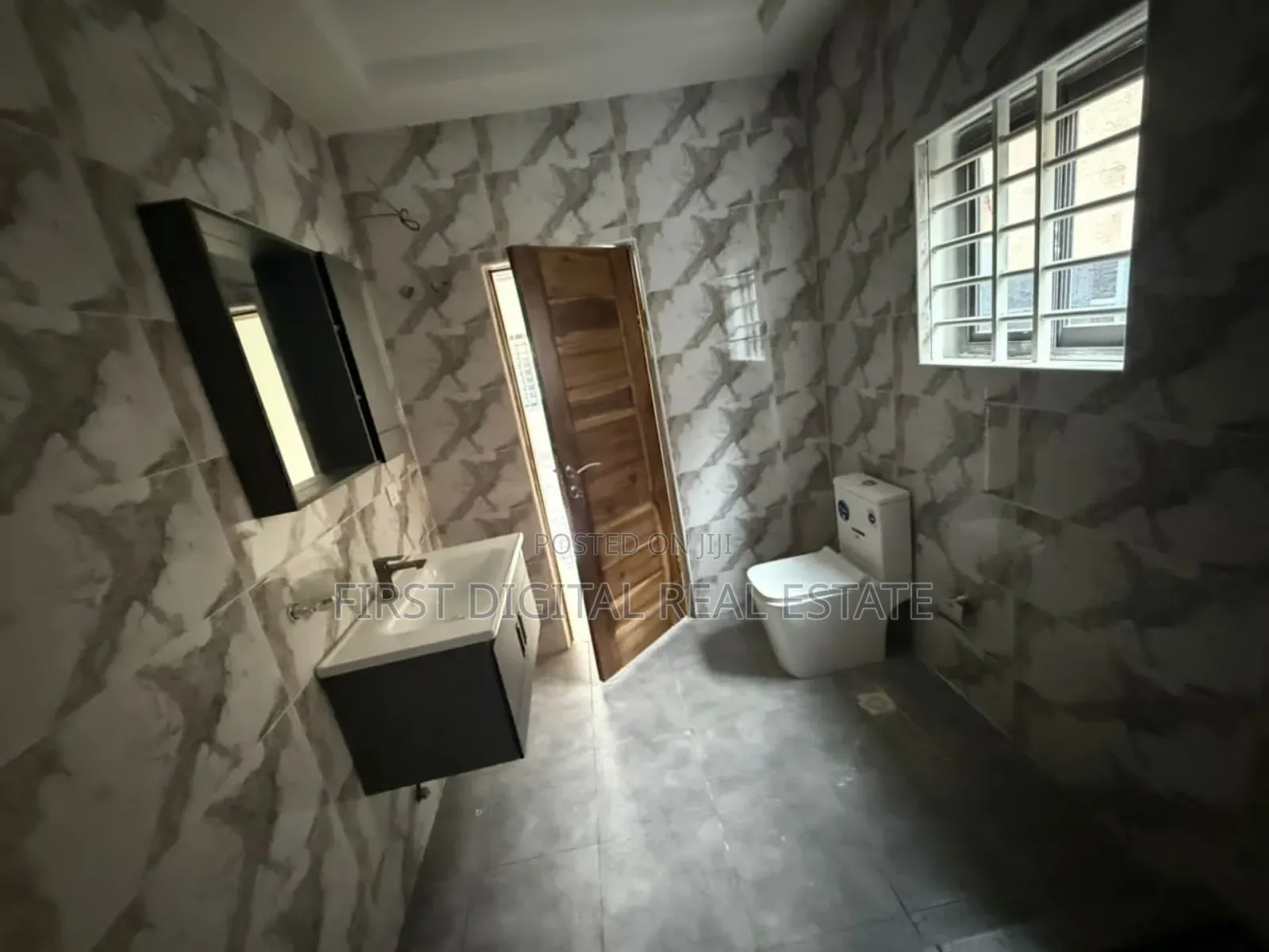 Executive 3 Bedroom for Sale at Odumase