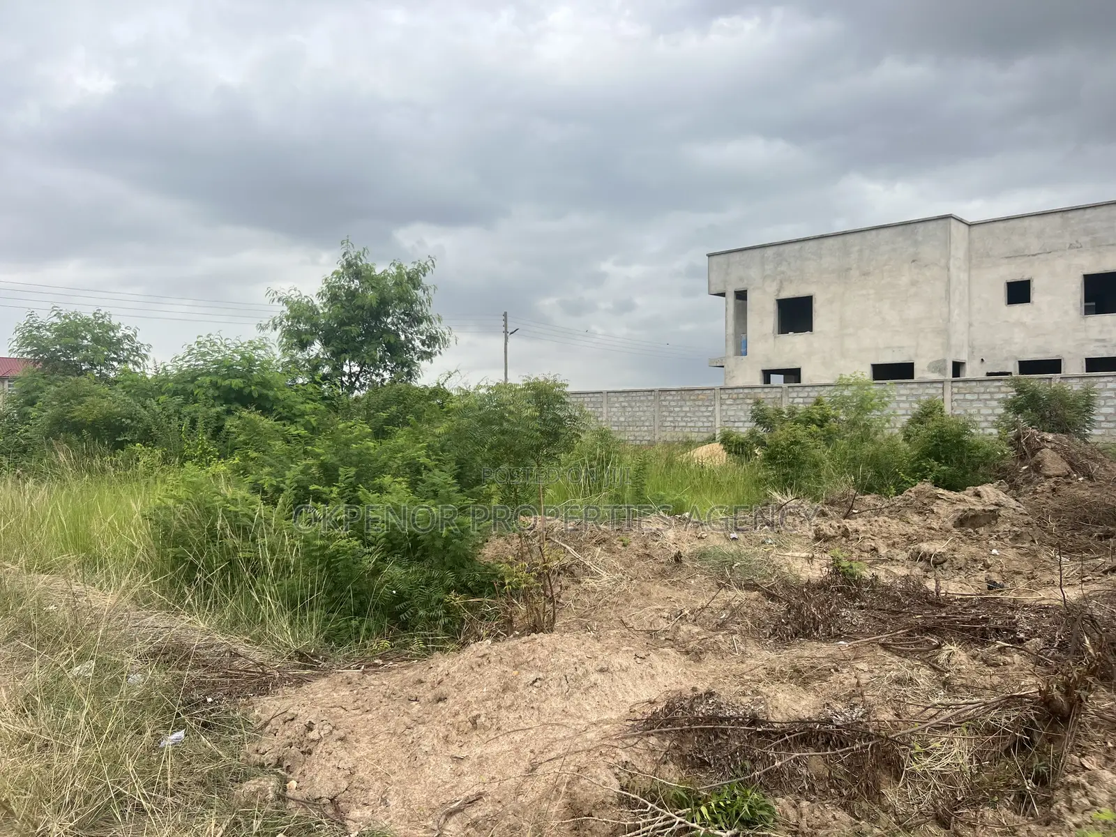 1plot for Sale at Tema Com24