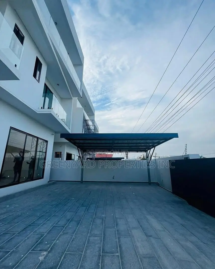 5bdrm House in American House, East Legon for sale