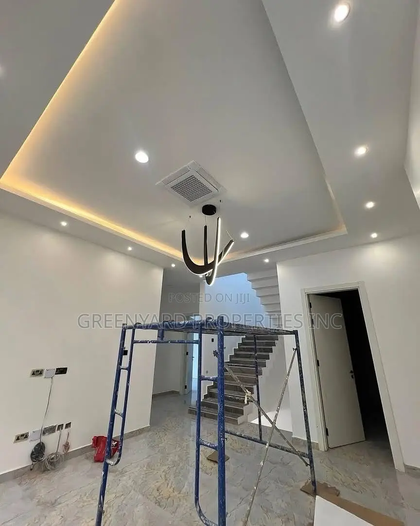 5bdrm House in American House, East Legon for sale