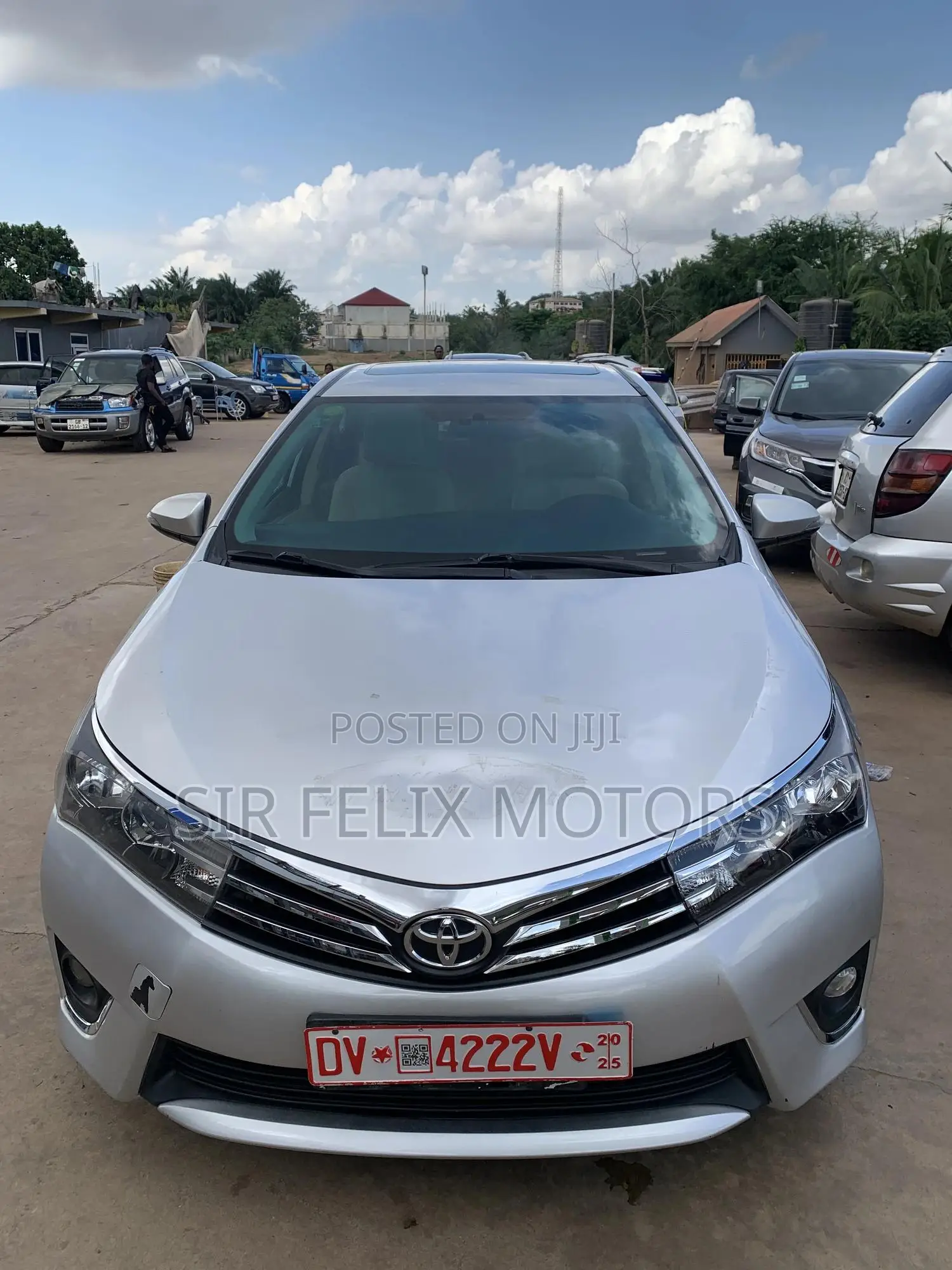 Toyota Corolla LE ECO w/Package 1 4dr Sedan (1.8L 4cyl CVT) 2017 Silver