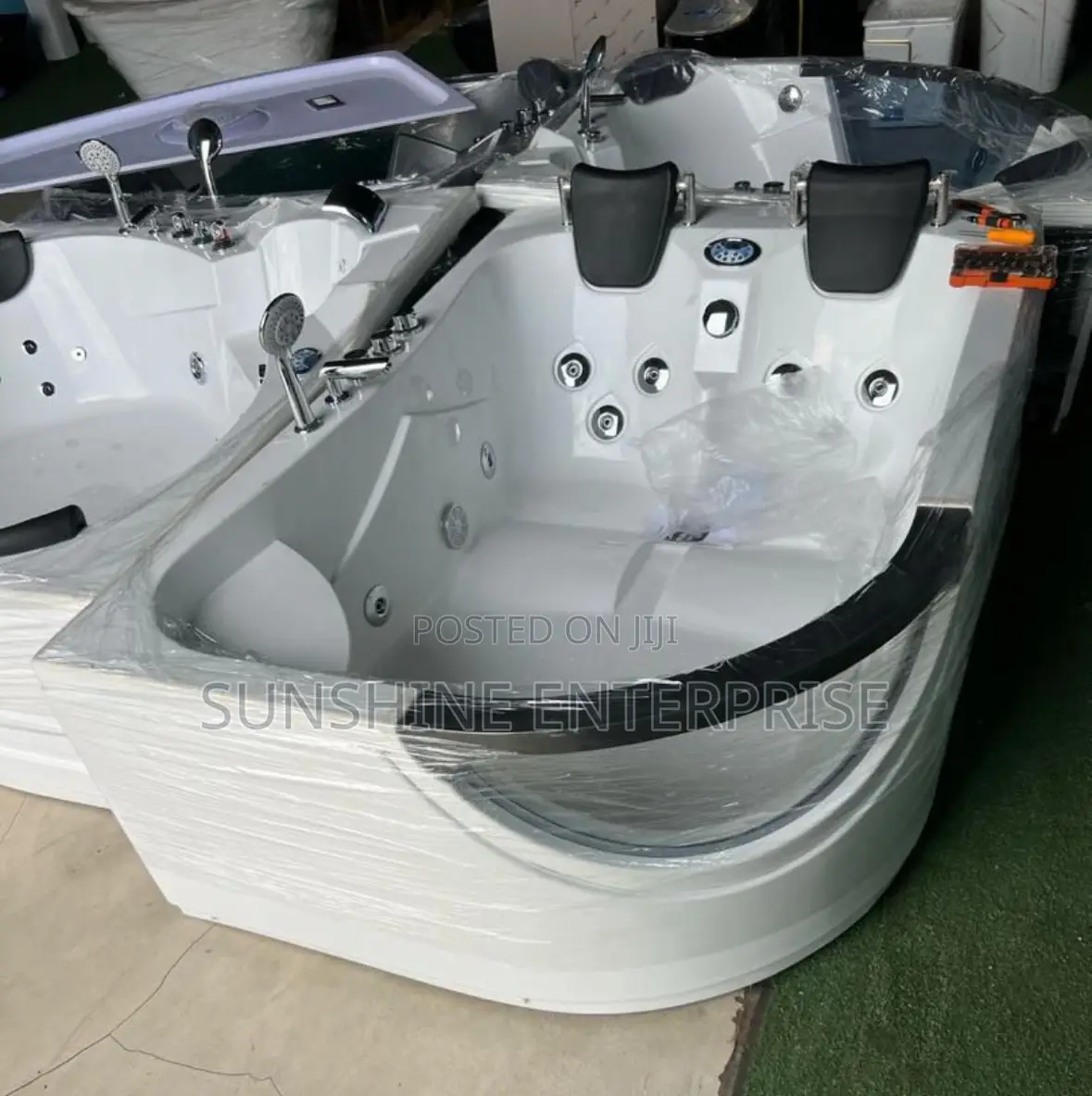 Double Jacuzzi