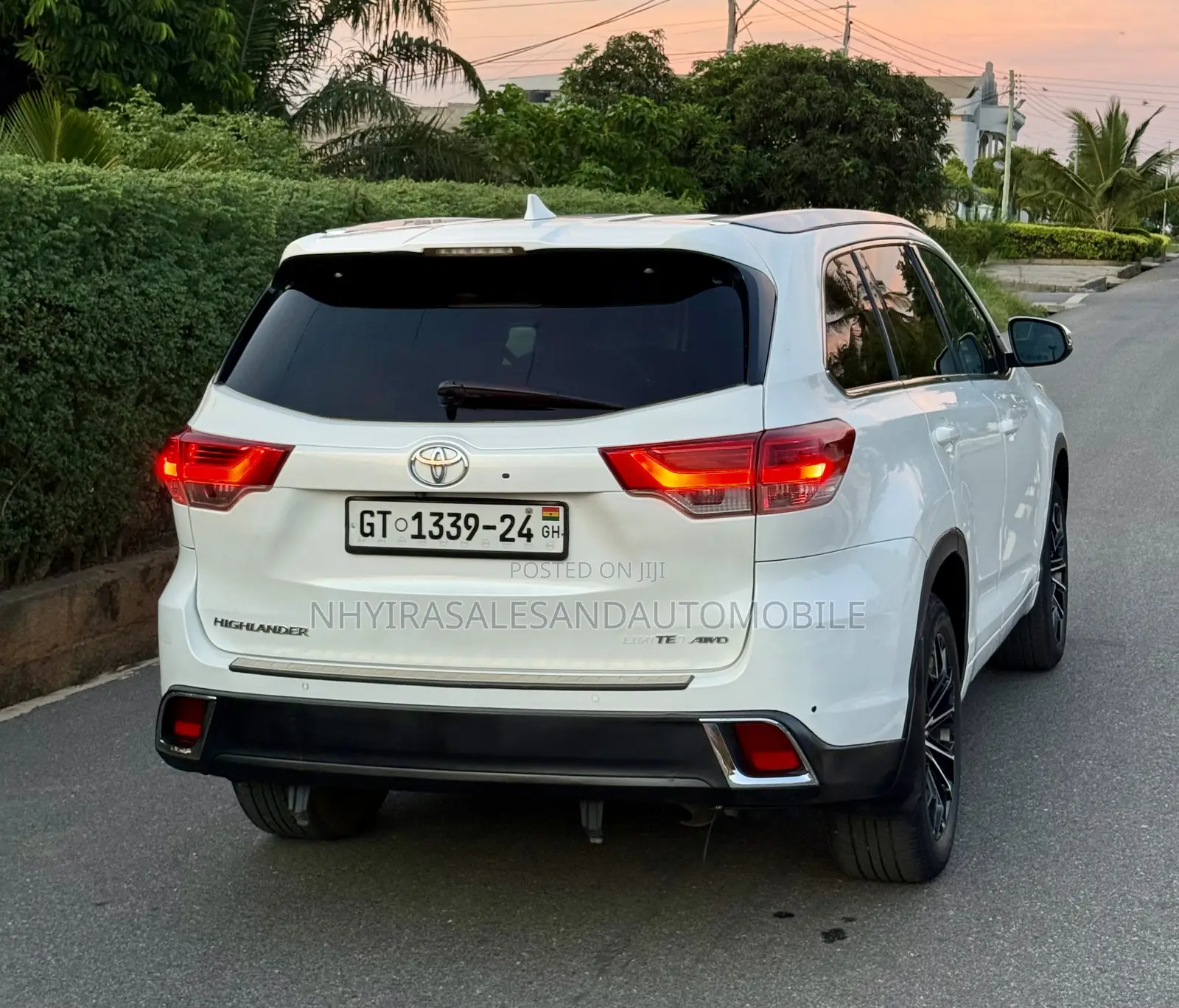 Toyota Highlander Limited 4dr SUV AWD (3.5L 6cyl 6A) 2015 White