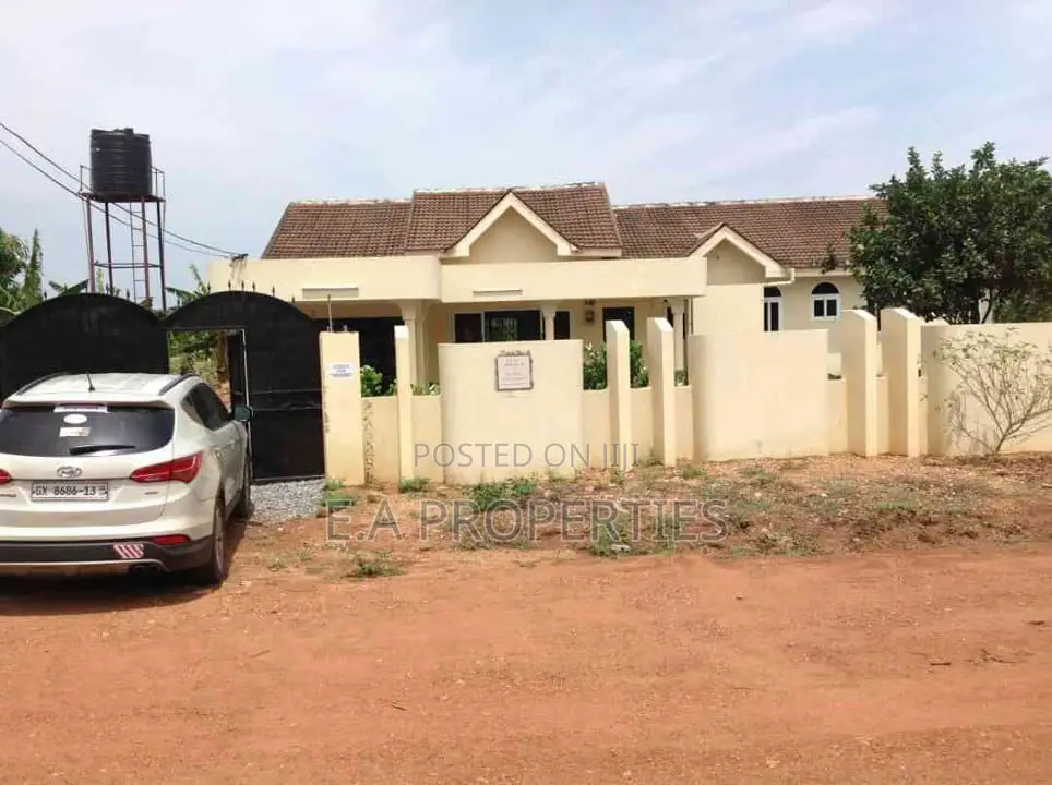4bdrm House in E A Properties, Frafraha for sale