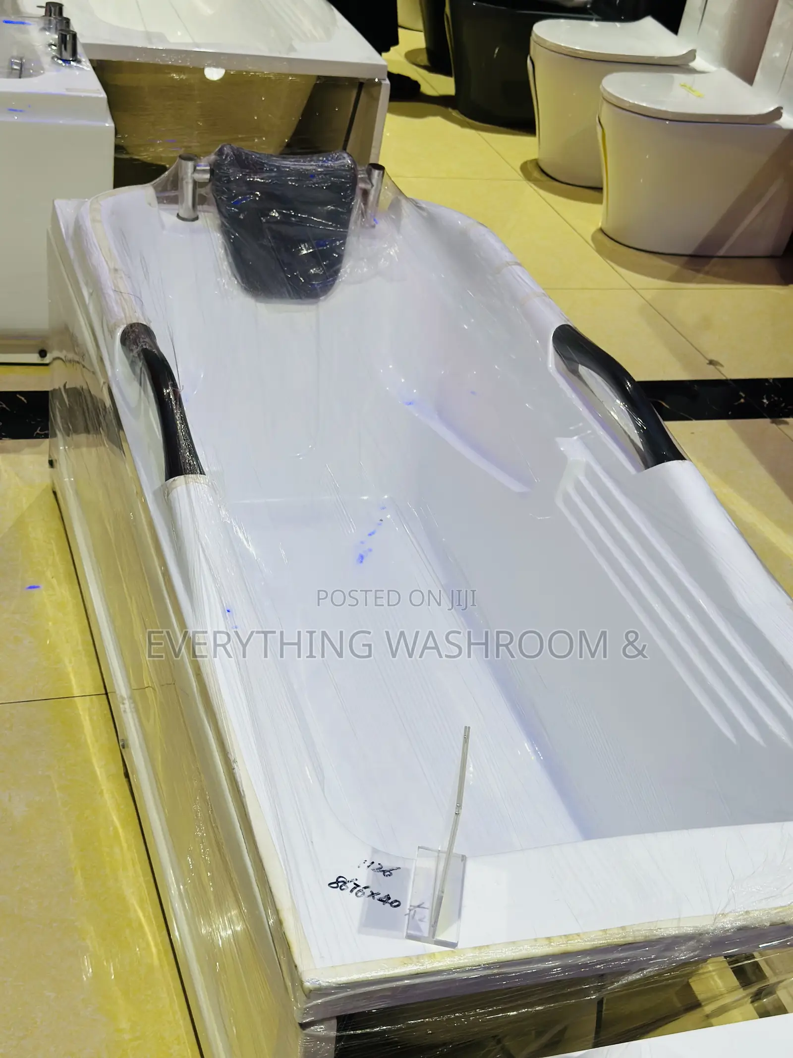 1700mm Straight Bathtub + Memory-Foam Headrest Cushion