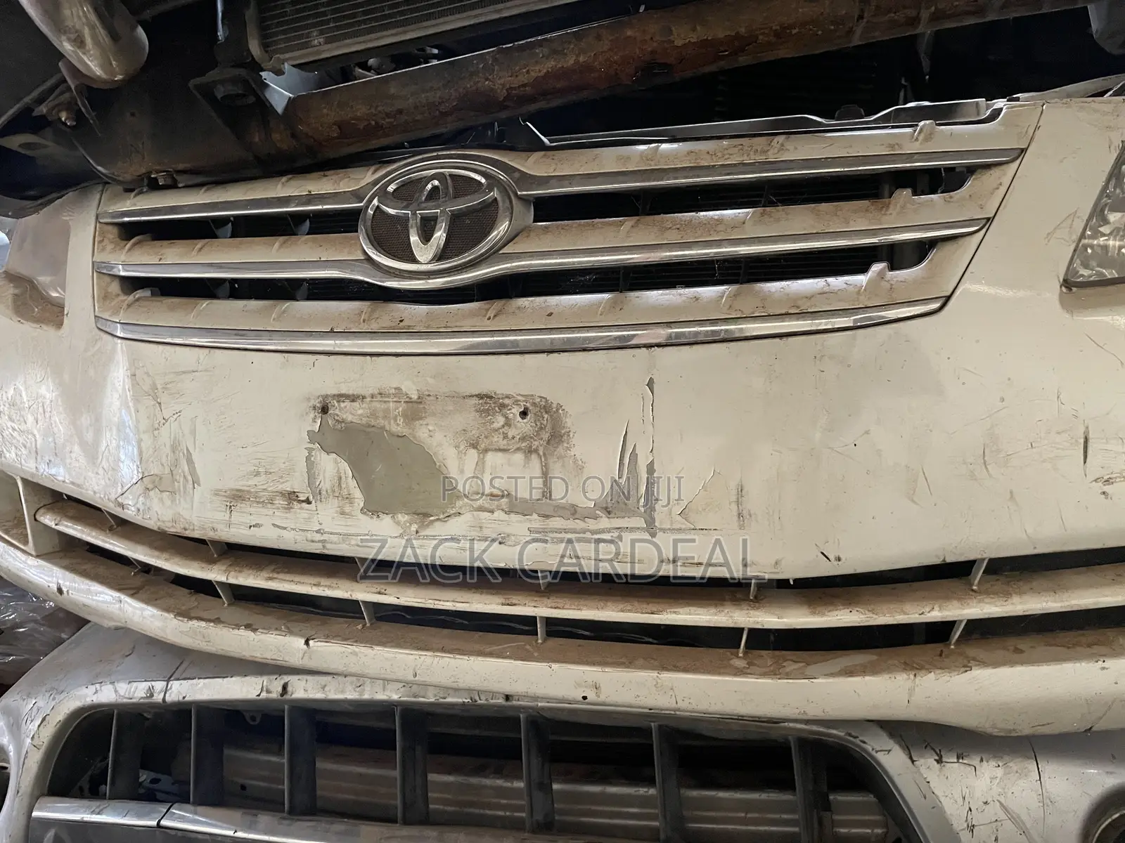 Toyota Avalone (2008-2013) Front Cut Available