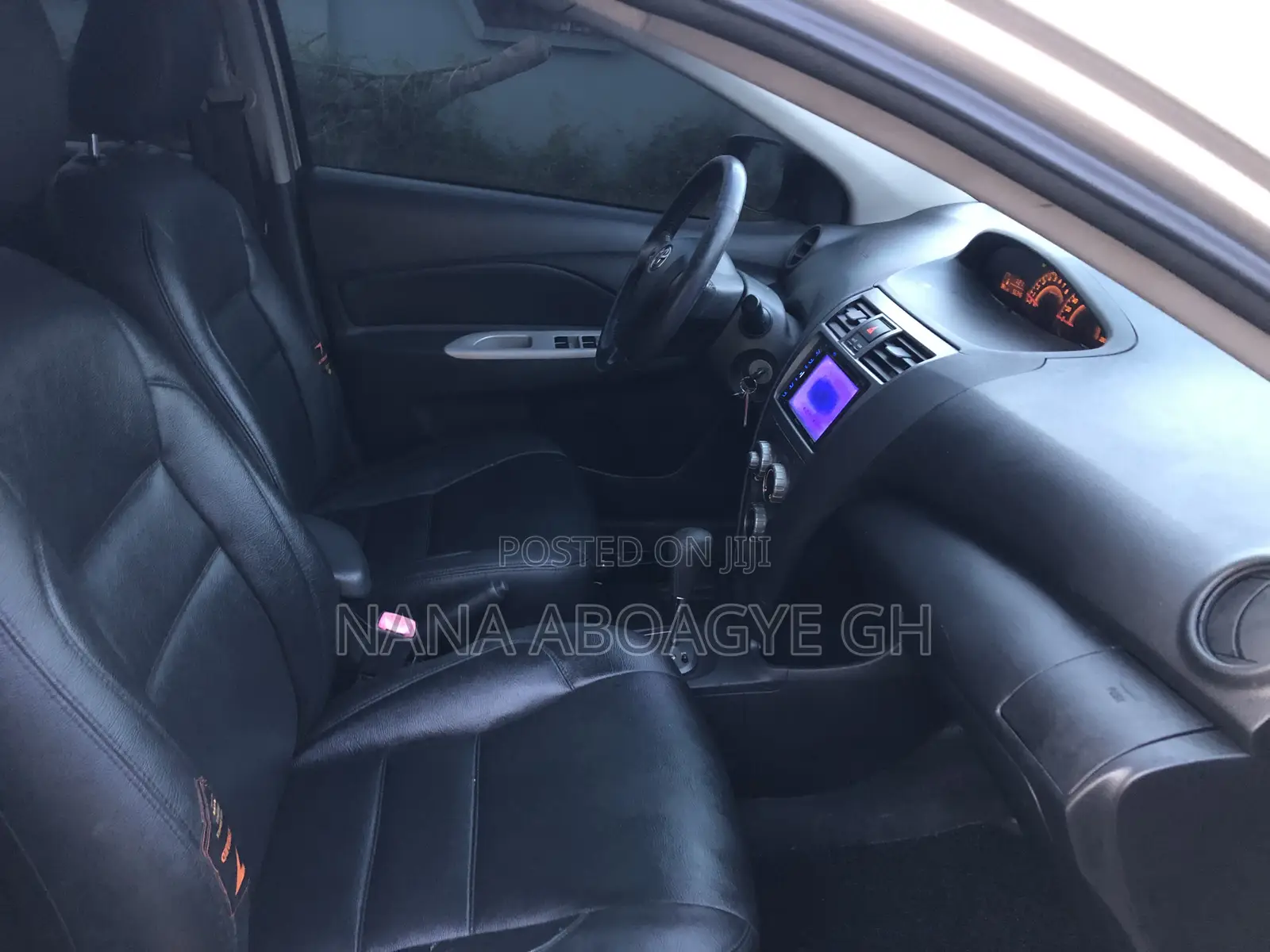 Toyota Belta 2011 Gold
