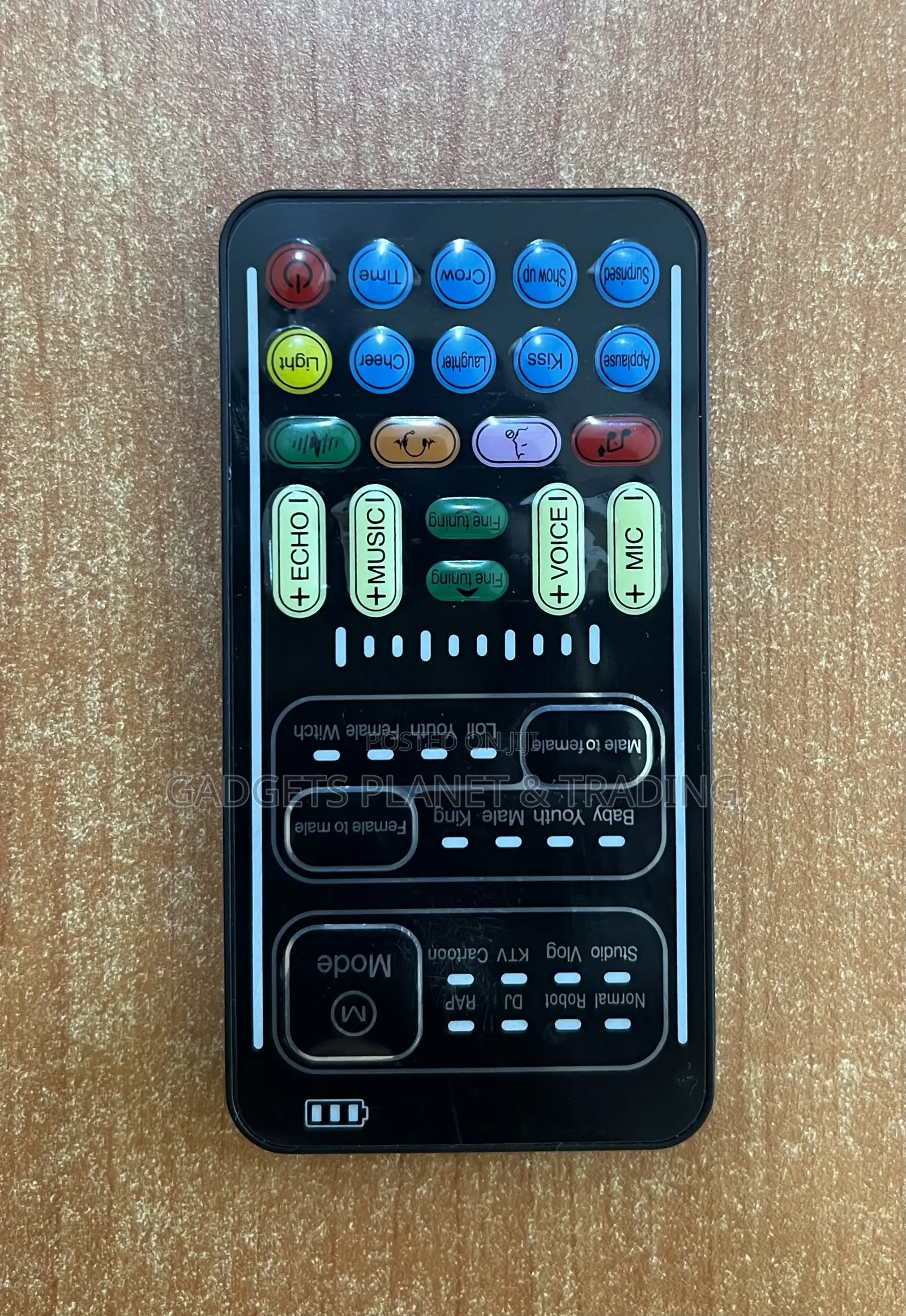 New I9 Multi-functional Voice Changer With 8 Sound Effects