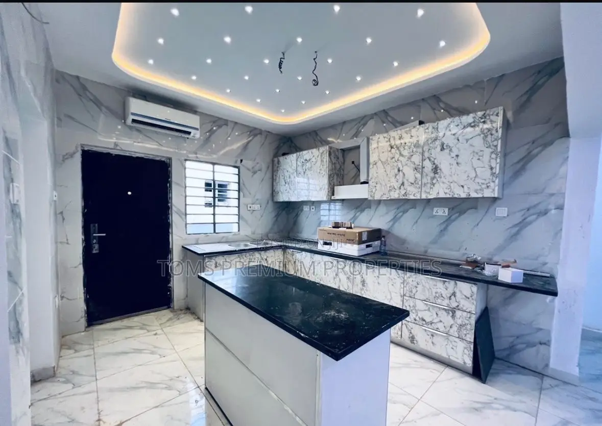 3bdrm Block of Flats in East Legon Hills, Ashaley Botwe for sale