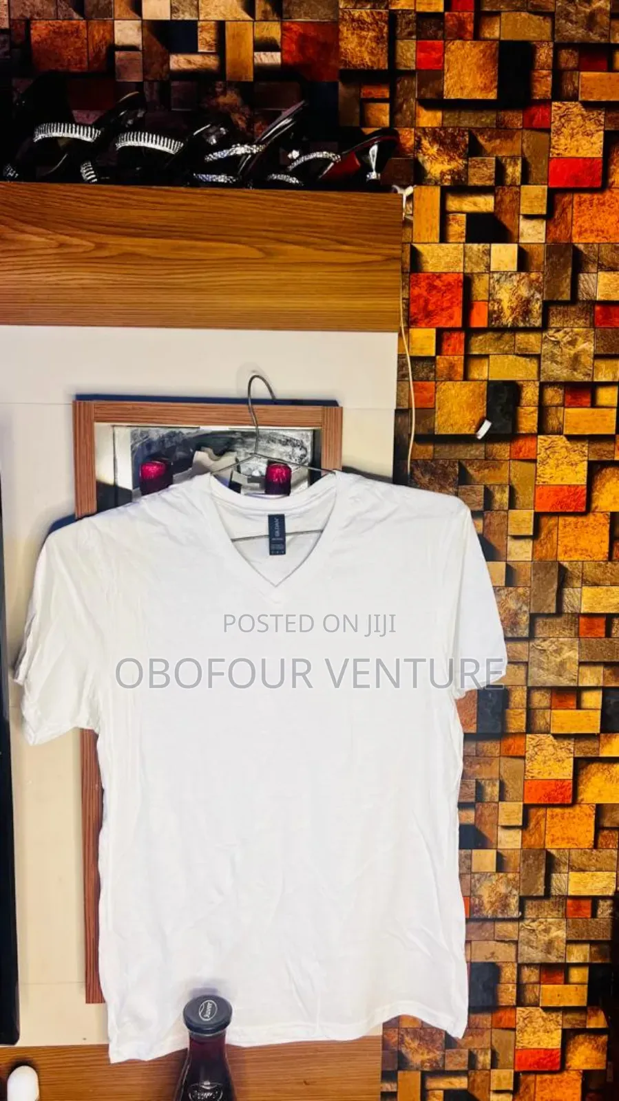 Plain White v-Neck T-Shirt, From Usa 0191